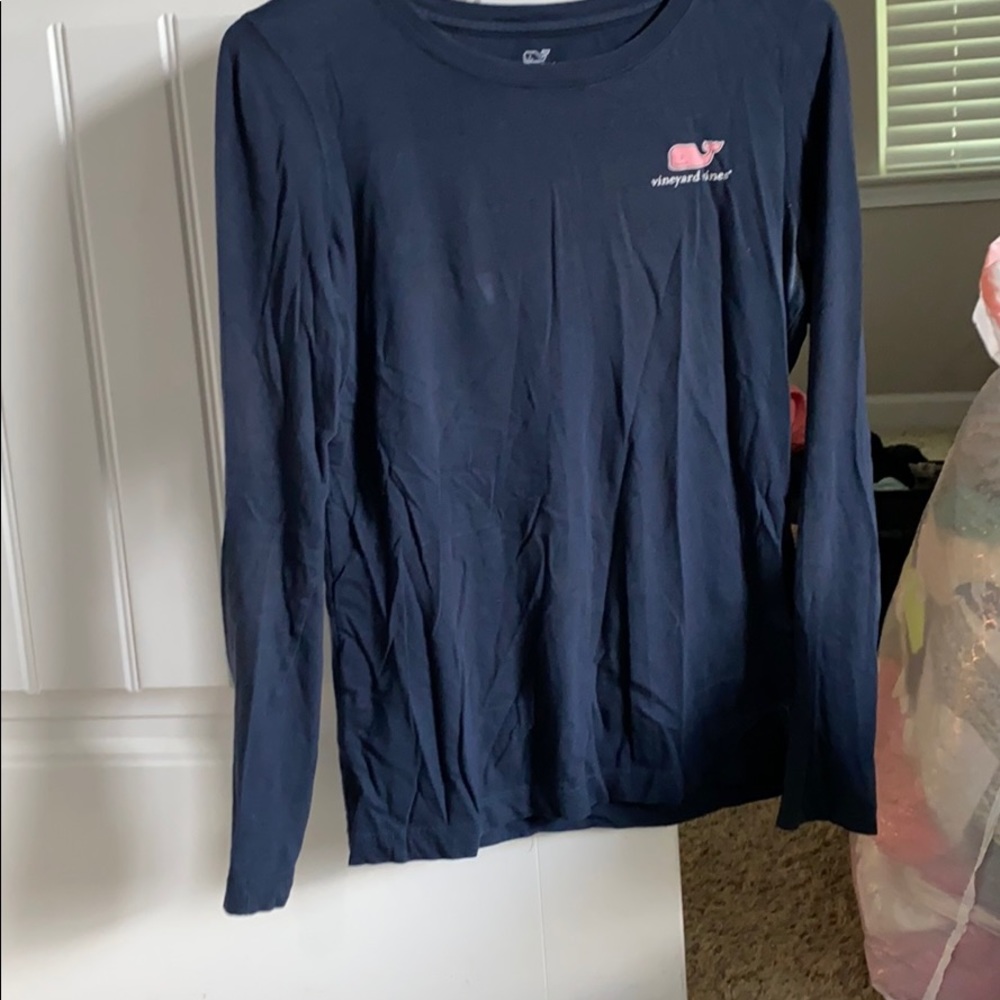 Vineyard vines tee